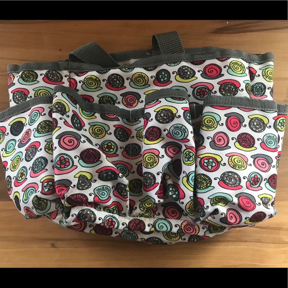 Discontinued, rare Thrity One toiletries bag